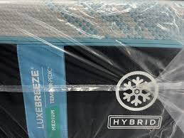 Queen Tempur Luxe Breeze 2.0 Medium Hybrid